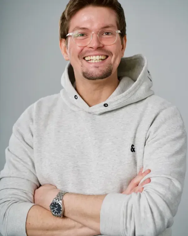 Chris Wolf - Gründer und Entwickler von Laramate GmbH: Laravel Webentwicklungs Agentur